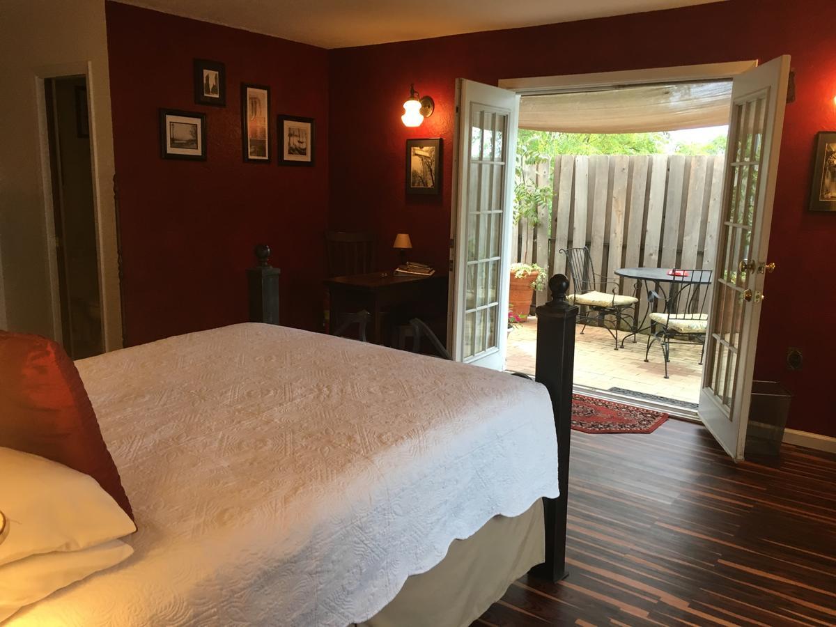Lakehouse Bed And Breakfast Canyon Lake Exterior foto